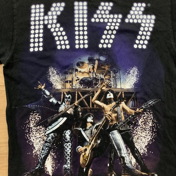 ▪️▫️00’s Kiss Graphic Tee (Sz S) - Picture 2 of 4